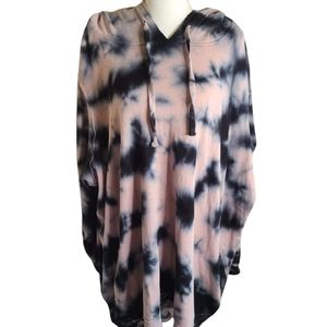 NWOT Torrid Tie-Dye Tunic Length Pullover